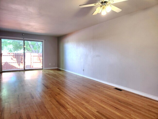 Foto del edificio - 7474 E Arkansas Ave