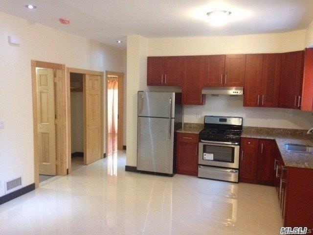 Foto del edificio - 43-15 222nd St