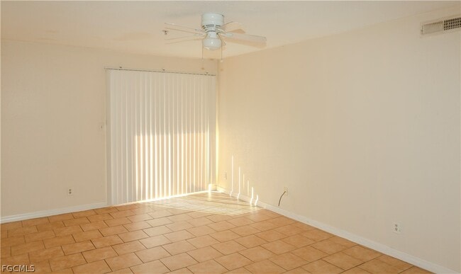 Foto del edificio - 2835 Winkler Ave