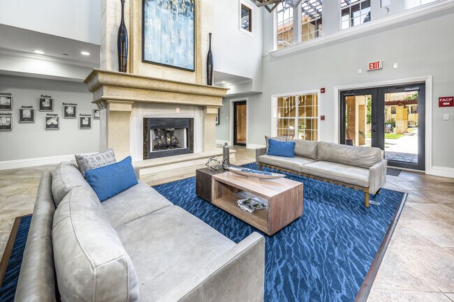 Building Photo - Casa Bella on Westshore