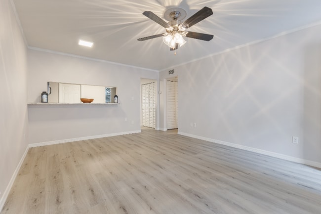 Building Photo - 121 Danube Ave
