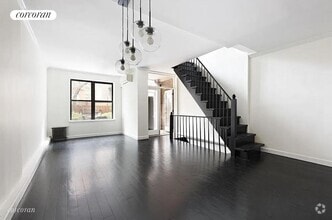 Building Photo - 131 W 82 St