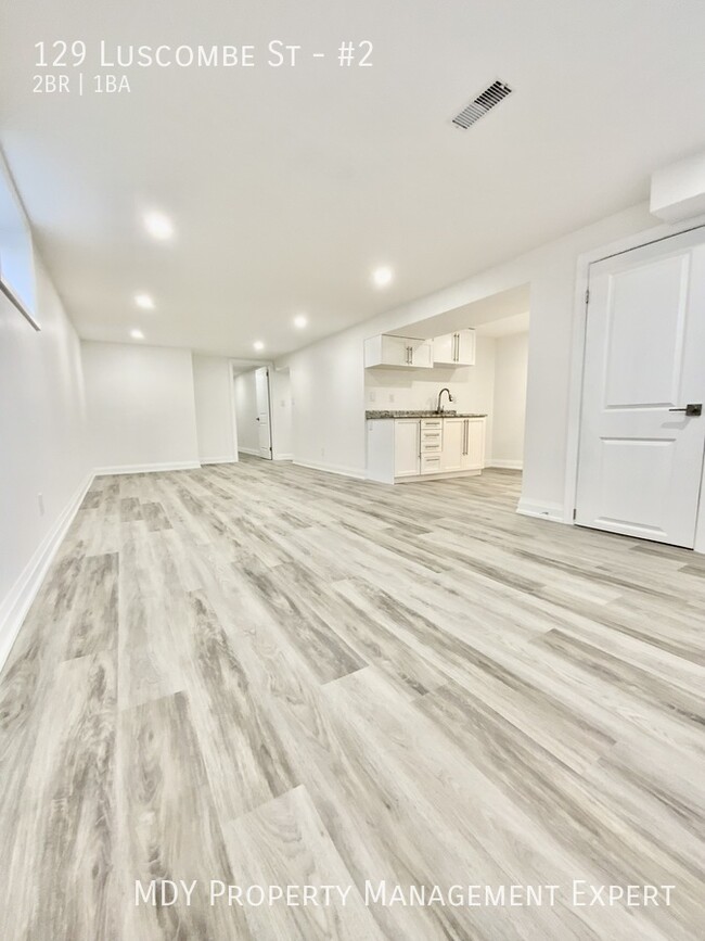 Photo du bâtiment - Gorgeous, fully renovated unit!