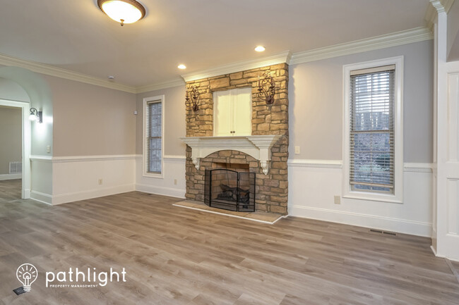 Building Photo - 8525 Rosedale Dr, Oak Ridge, NC, 27310
