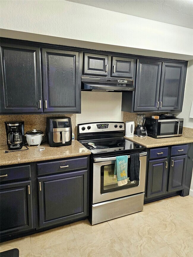 Foto del edificio - 8294 NW 24th St