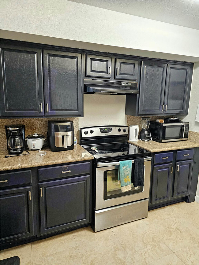 Building Photo - 8294 NW 24th St