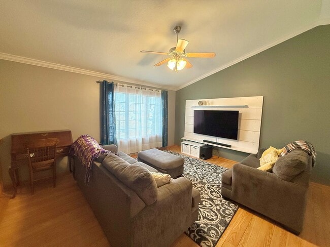 Building Photo - 331 Brookestone Dr SE