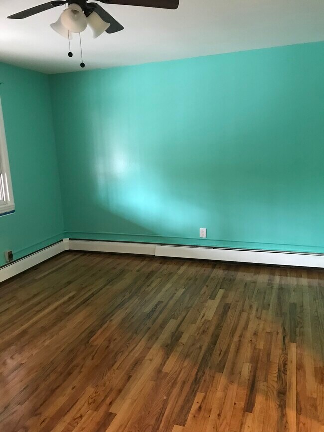 Foto del edificio - 604 E 82nd St