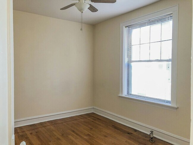 Foto del edificio - 3618 N Marshfield Ave