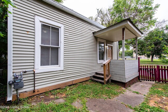 Building Photo - 704 Zane St