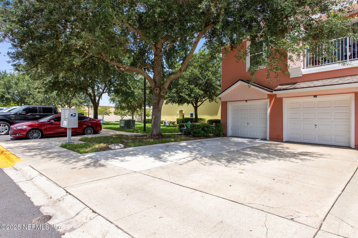 Foto principal - 13785 Herons Landing Way