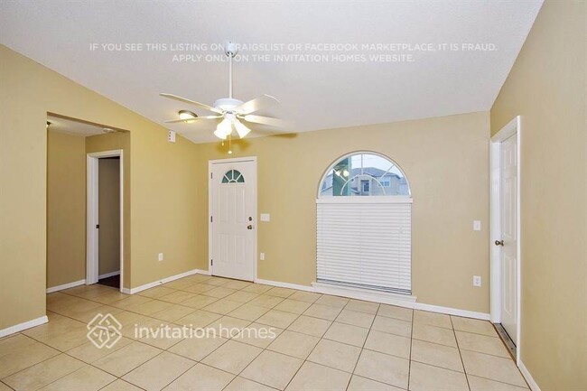 Building Photo - 711 Hawk Ln