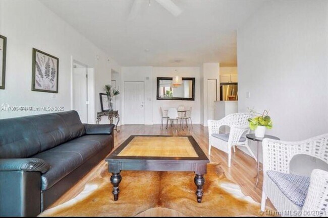 Foto del edificio - 6001 SW 70th St