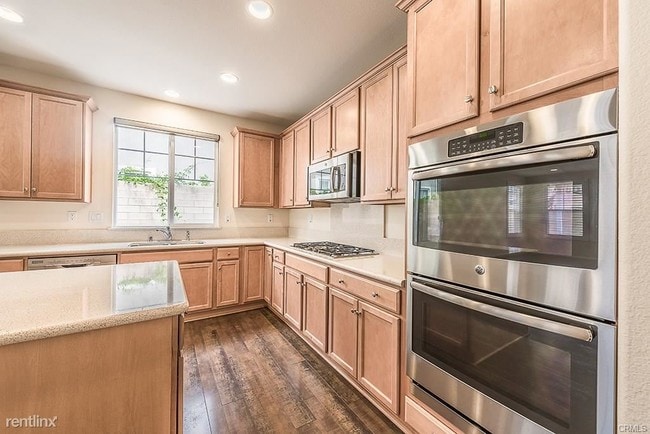 Building Photo - 5 br, 3 bath House - 141 Fieldwood
