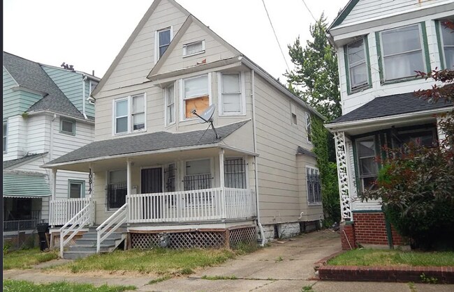 Foto del edificio - 10817 Hull Ave