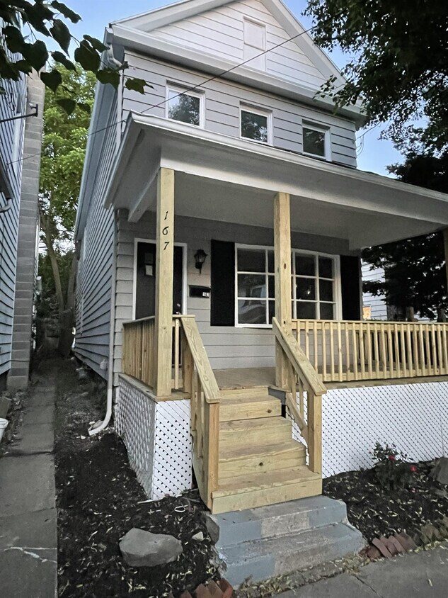Primary Photo - 167 Mill St