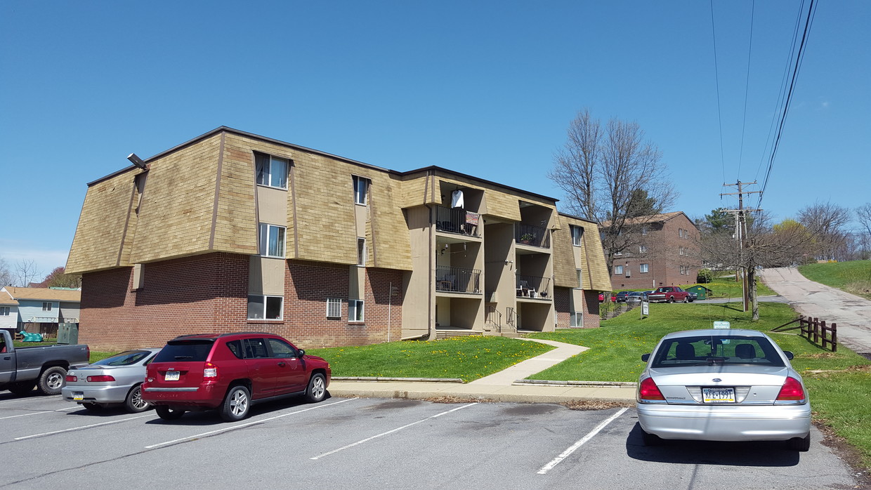 Building Photo - Laurel Village Apartments