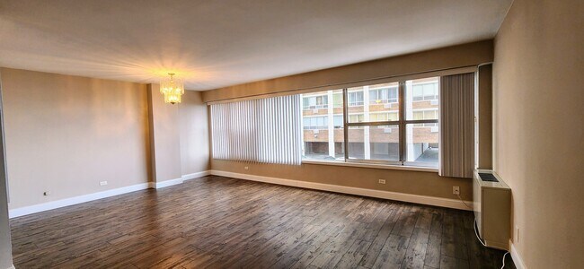 Foto del edificio - 6157 N Sheridan Rd