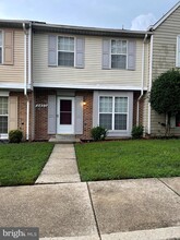 Building Photo - 2420 Rosecroft Ct