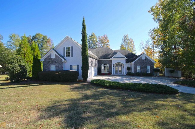 Building Photo - 215 Otter Cir