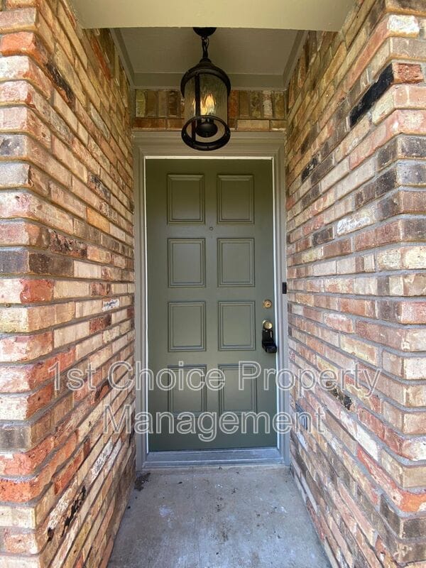 Building Photo - 2311 Kingsford Ct