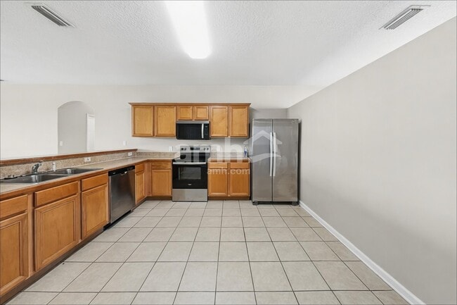 Building Photo - 810 Dunkirk Ave NW
