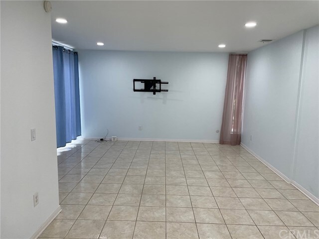 Building Photo - 1074 Cabrillo Park Dr