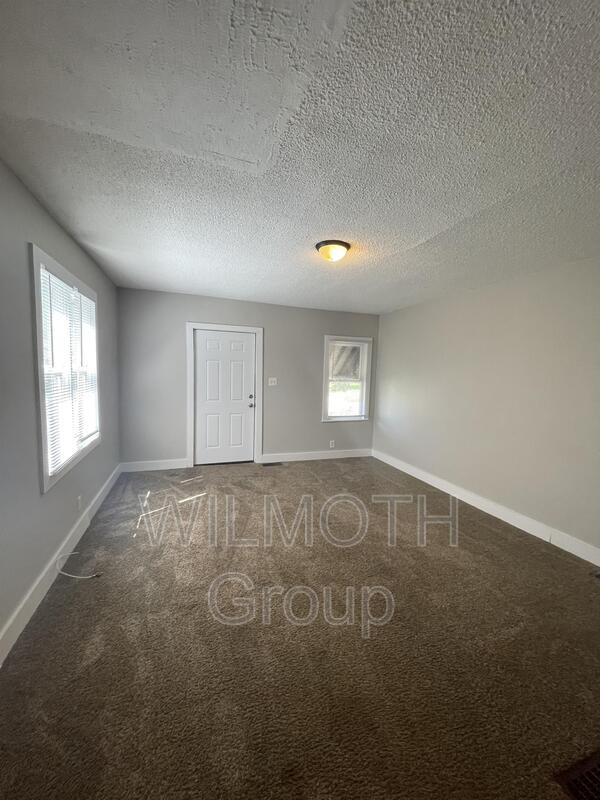 Building Photo - 2865 E Brookside Ave