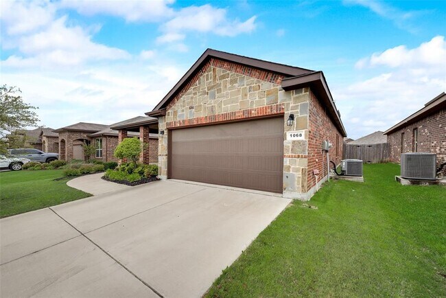 Foto del edificio - 1068 Meadow Scape Dr