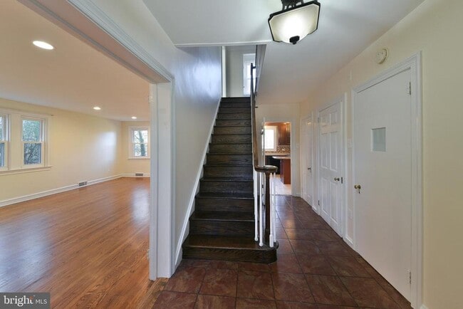 Building Photo - 8106 Cadwalader Ave