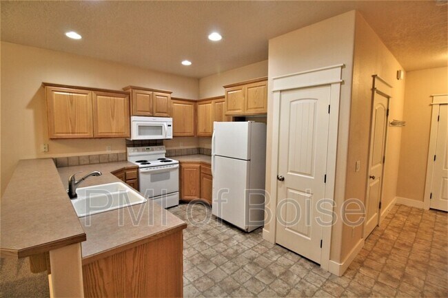 Foto del edificio - 2218 S Dorothy Ave