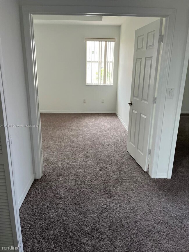 Building Photo - 4 br, 2.5 bath House - 13865 SW 275th St 1...