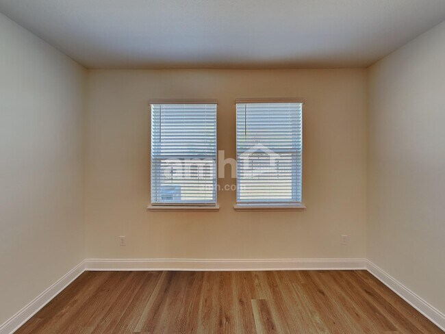 Foto del edificio - 1016 Grafton Ridge Dr
