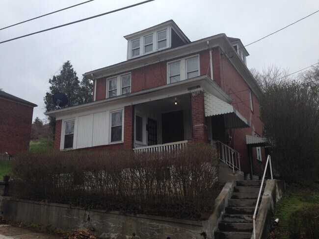 Building Photo - 704 Catherine St