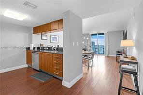 Building Photo - 1873 NE Bayshore Ct