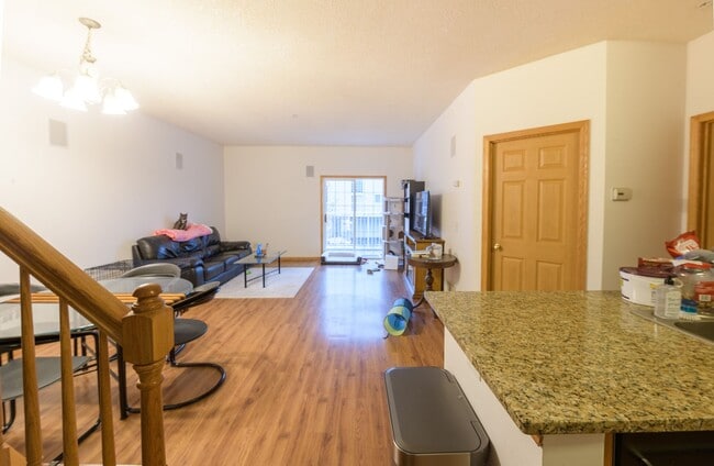 Building Photo - Rare maple grove townhouse available! 3 be...