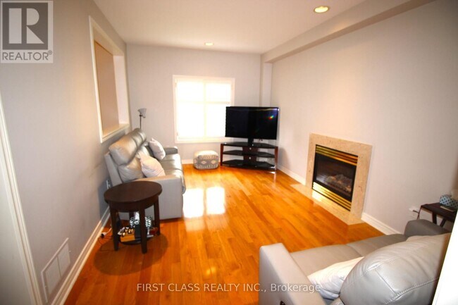 Building Photo - 51 Sunnyside Dr