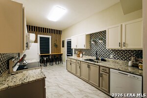 Foto del edificio - 168 Halliday Ave