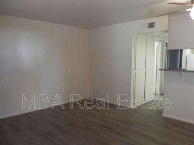 Foto del edificio - 610 S Granite St