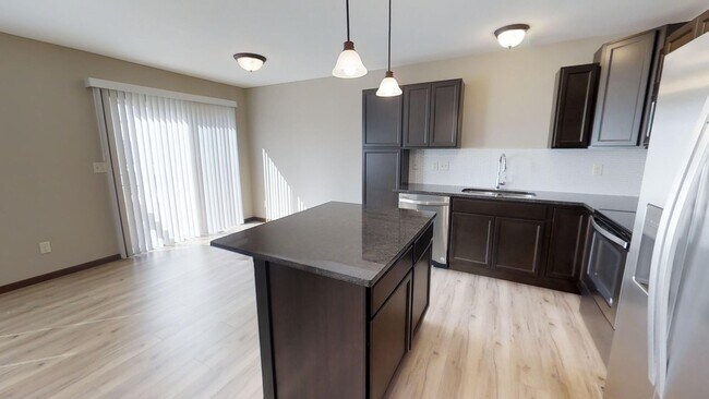 Foto del edificio - 8720 E Harry St