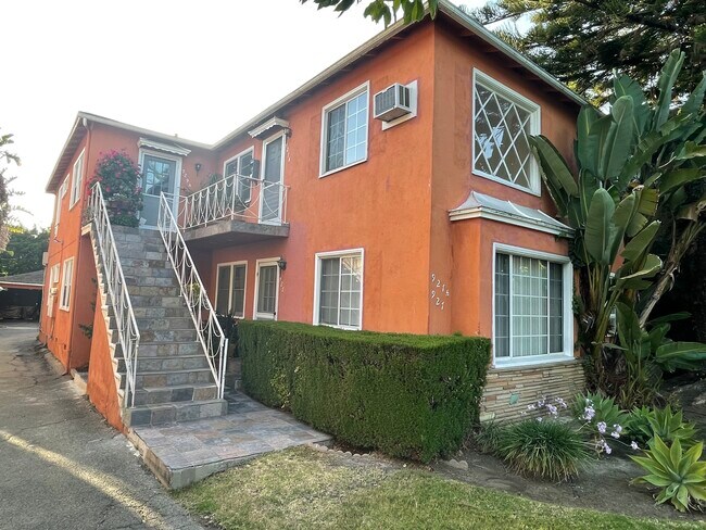 Building Photo - 927 N Harper Ave