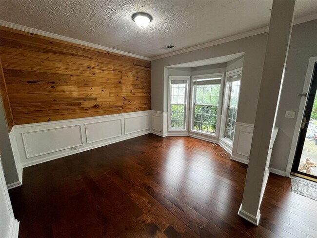 Building Photo - 2258 St Albans Pl