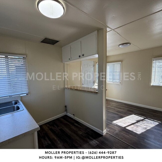 Building Photo - Magnolia 11900-11906