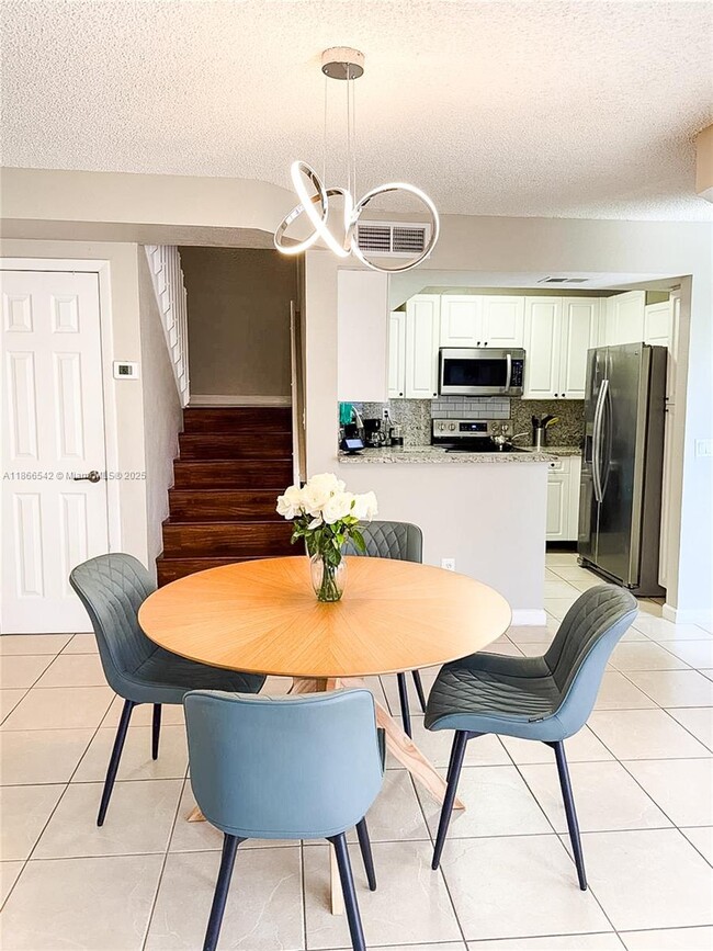 Foto del edificio - 8122 Severn Dr
