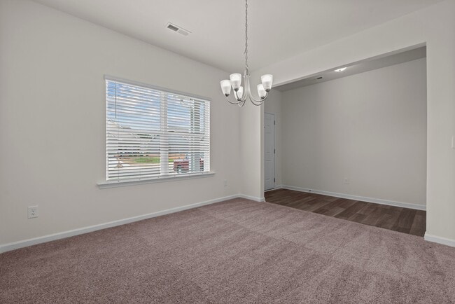 Building Photo - 827 Biltmore Dr