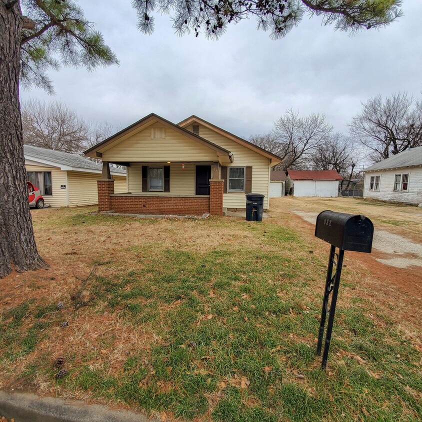 Foto principal - 3 Bedroom 1 Bath Home In Shawnee