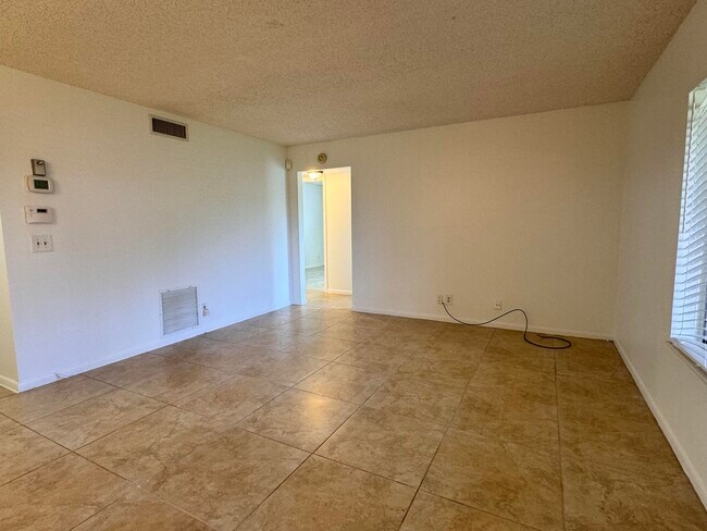 Foto del edificio - 539 Shady Pine Way