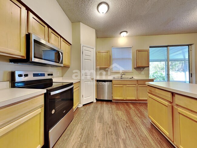 Foto del edificio - 8881 Shindler Crossing Dr