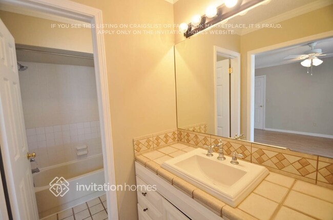 Foto del edificio - 7362 Boysenberry Ln N