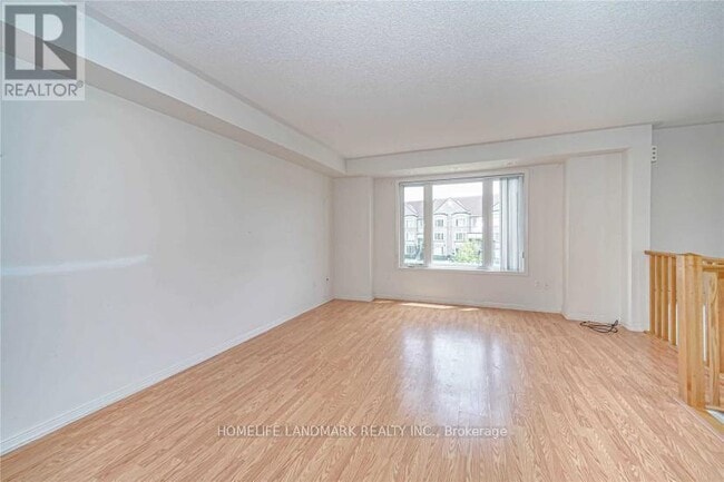Building Photo - 3185 Boxford Cres